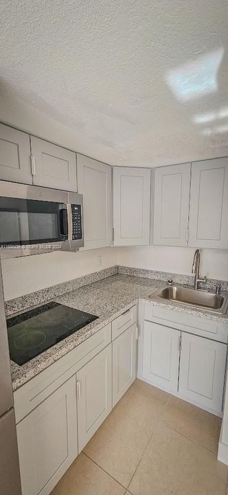 For Rent: $1,650 (1 beds, 1 baths, 1282 Square Feet)