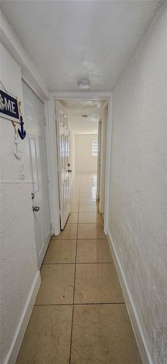 For Rent: $1,650 (1 beds, 1 baths, 1282 Square Feet)