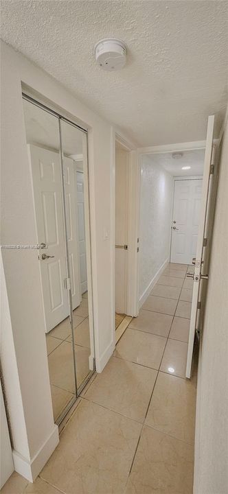 For Rent: $1,650 (1 beds, 1 baths, 1282 Square Feet)