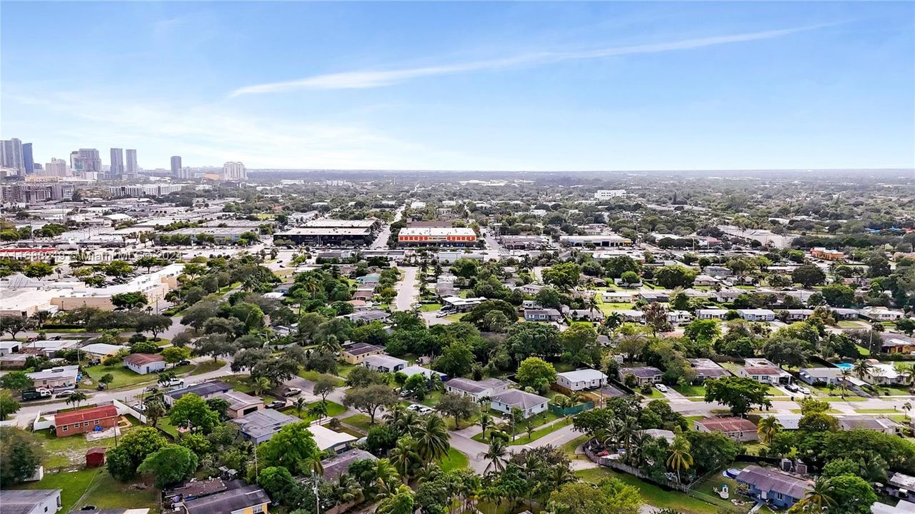 For Sale: $499,999 (3 beds, 2 baths, 984 Square Feet)