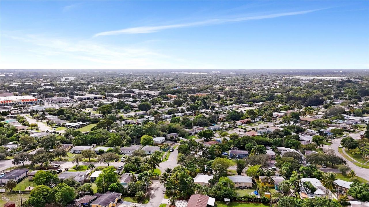 For Sale: $499,999 (3 beds, 2 baths, 984 Square Feet)