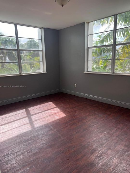 For Rent: $1,950 (2 beds, 2 baths, 1036 Square Feet)