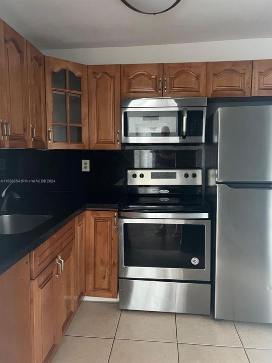 For Rent: $1,950 (2 beds, 2 baths, 1036 Square Feet)