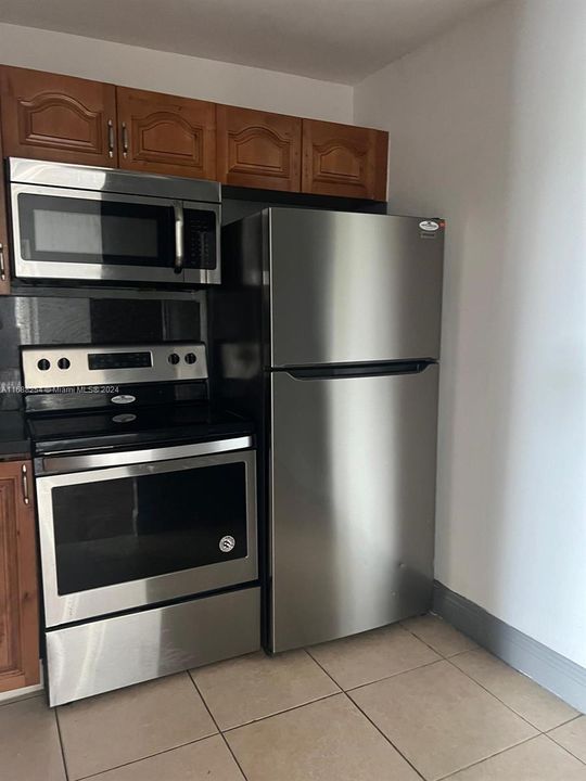 For Rent: $1,950 (2 beds, 2 baths, 1036 Square Feet)