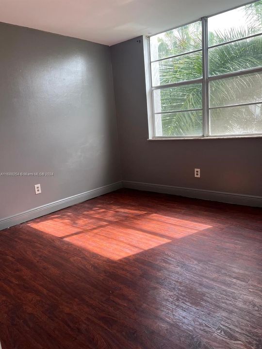 For Rent: $1,950 (2 beds, 2 baths, 1036 Square Feet)