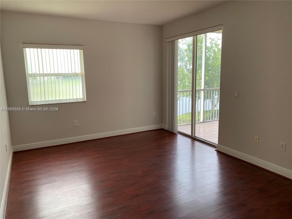 For Rent: $3,300 (2 beds, 2 baths, 1700 Square Feet)