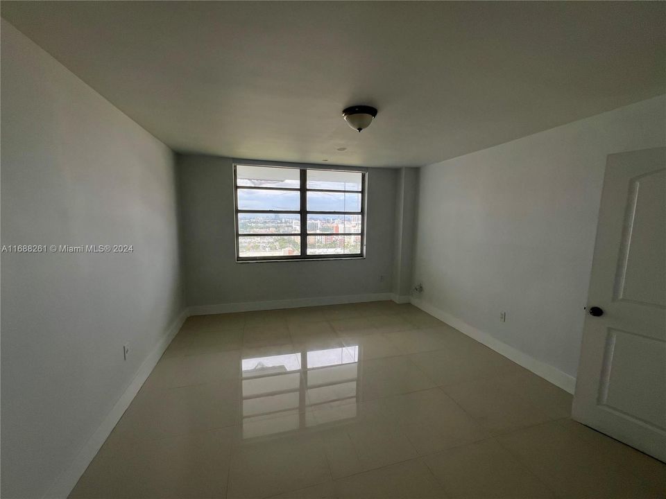 En Venta: $270,000 (2 camas, 2 baños, 1058 Pies cuadrados)