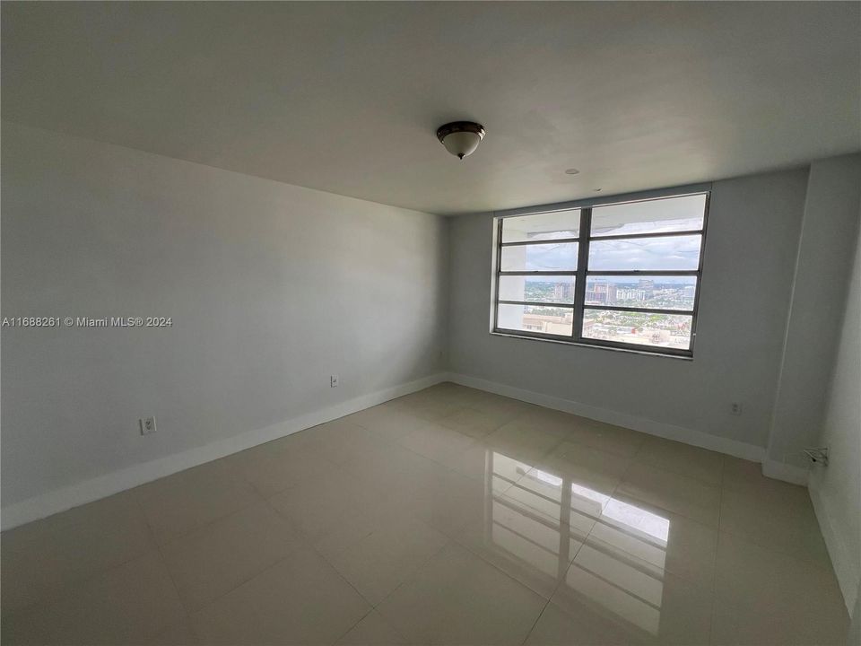 En Venta: $270,000 (2 camas, 2 baños, 1058 Pies cuadrados)