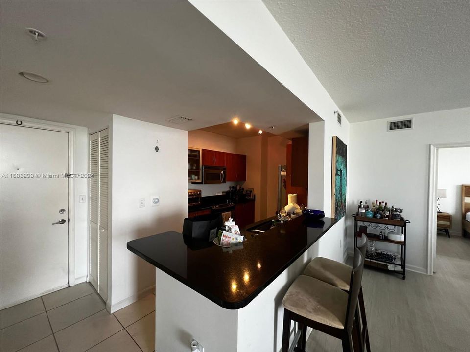 For Sale: $479,900 (2 beds, 2 baths, 1099 Square Feet)