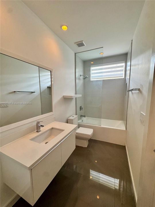 Recently Rented: $5,500 (4 beds, 3 baths, 2655 Square Feet)