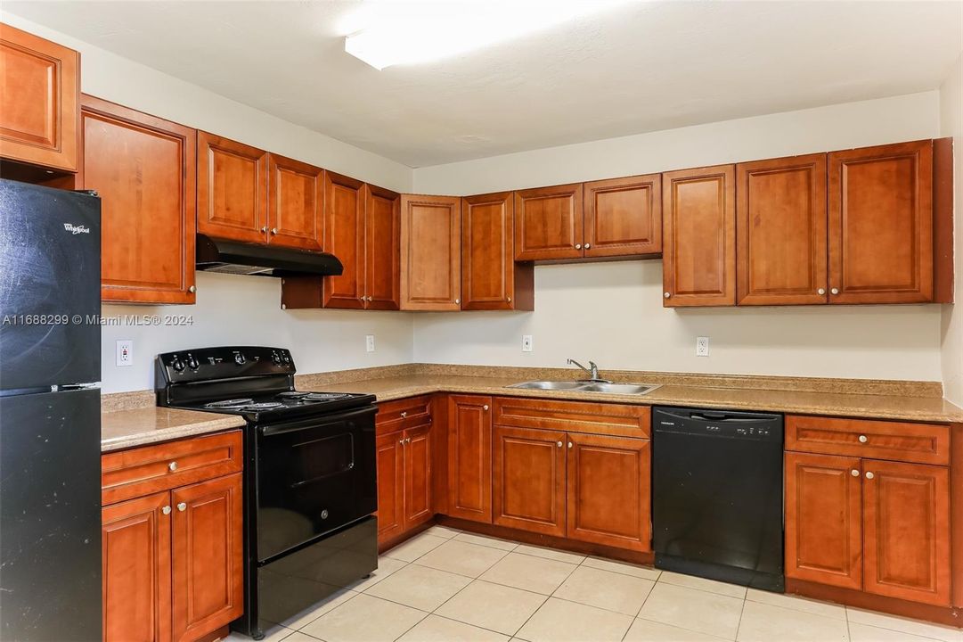 For Rent: $3,315 (3 beds, 2 baths, 1508 Square Feet)