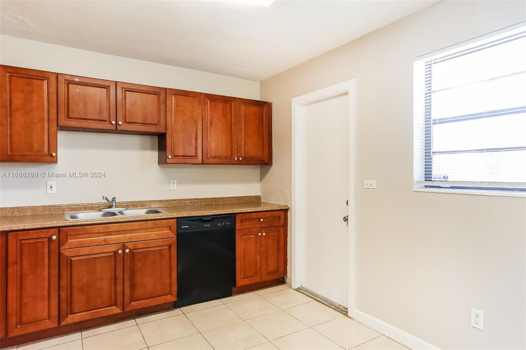 For Rent: $3,315 (3 beds, 2 baths, 1508 Square Feet)