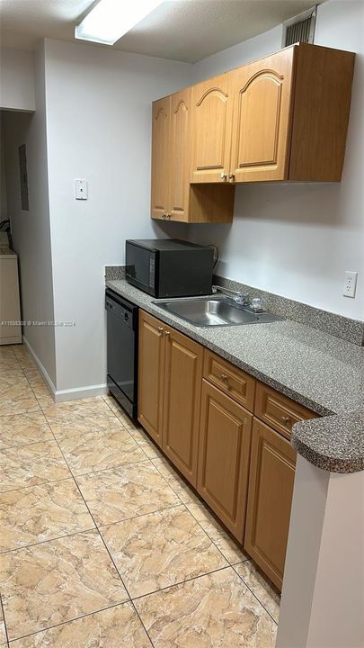 For Rent: $1,700 (2 beds, 2 baths, 1070 Square Feet)