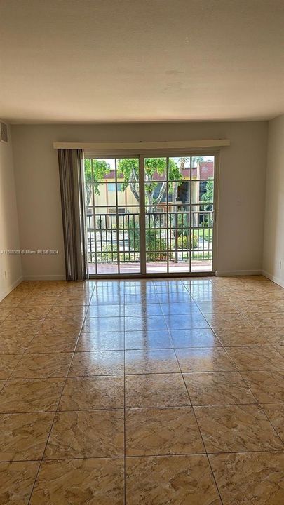 For Rent: $1,700 (2 beds, 2 baths, 1070 Square Feet)