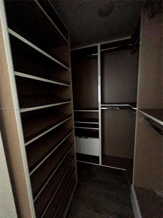 В аренду: $2,500 (2 спален, 2 ванн, 825 Квадратных фут)