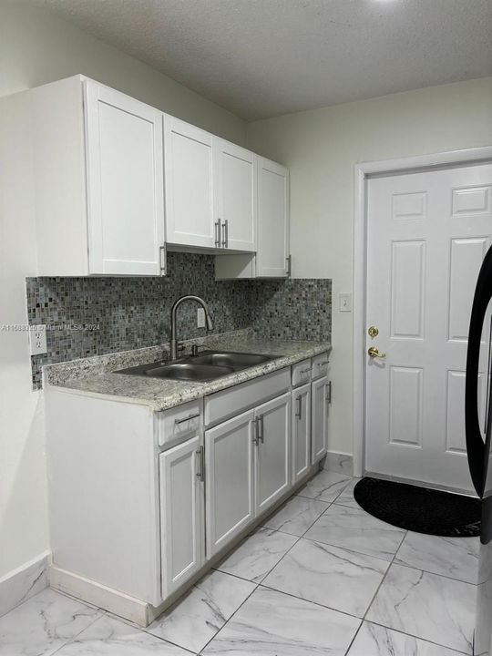 For Rent: $2,400 (2 beds, 1 baths, 1522 Square Feet)