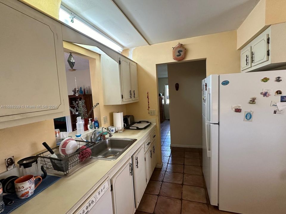 En Venta: $235,000 (3 camas, 2 baños, 1229 Pies cuadrados)