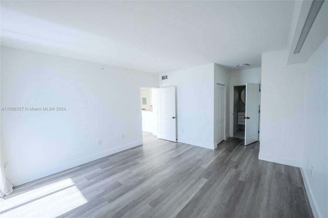 For Sale: $475,000 (2 beds, 2 baths, 1080 Square Feet)