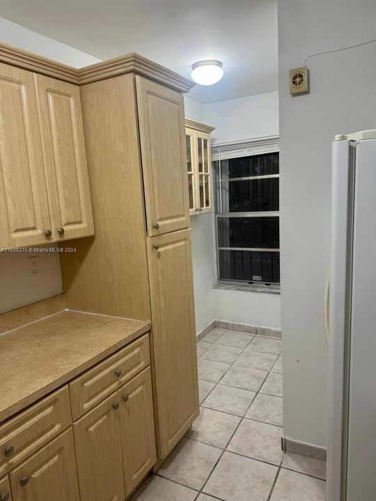 For Rent: $2,300 (2 beds, 2 baths, 1095 Square Feet)