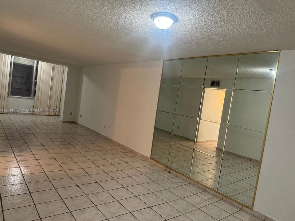 For Rent: $2,300 (2 beds, 2 baths, 1095 Square Feet)