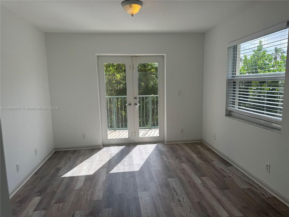 For Rent: $2,800 (3 beds, 2 baths, 10526 Square Feet)