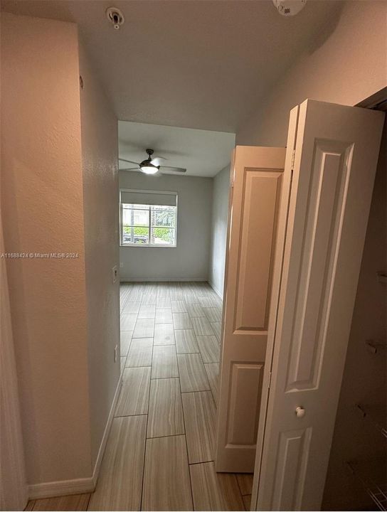 For Rent: $2,175 (1 beds, 1 baths, 716 Square Feet)