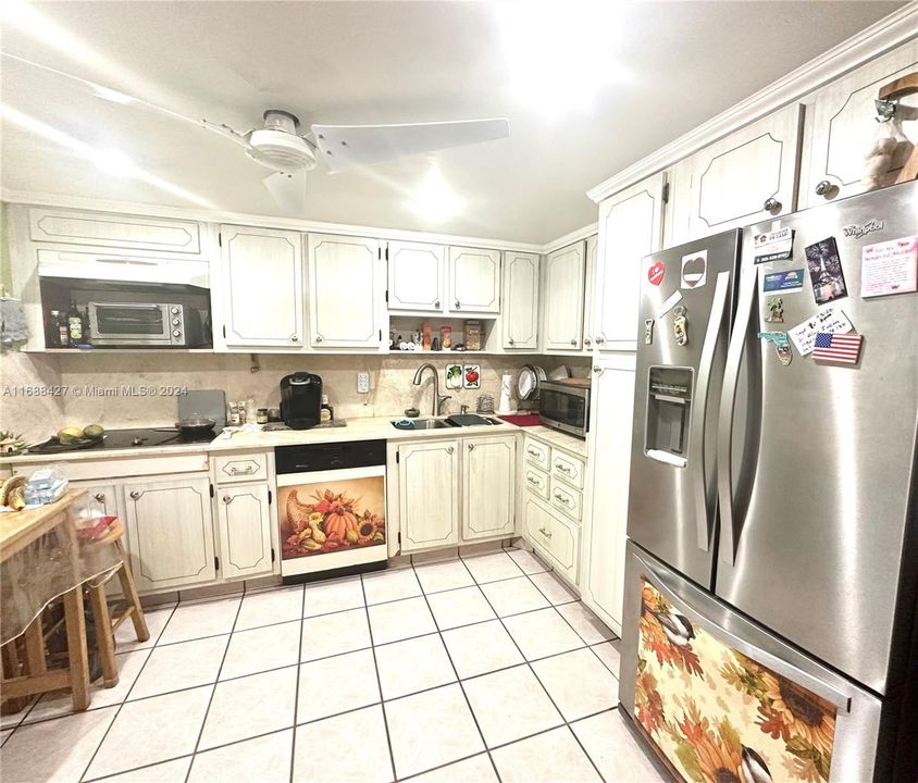 For Sale: $270,000 (2 beds, 2 baths, 1332 Square Feet)