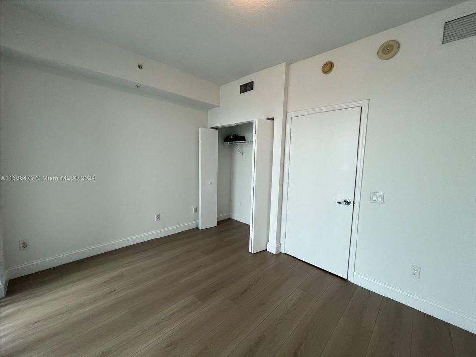 For Rent: $2,800 (1 beds, 1 baths, 638 Square Feet)