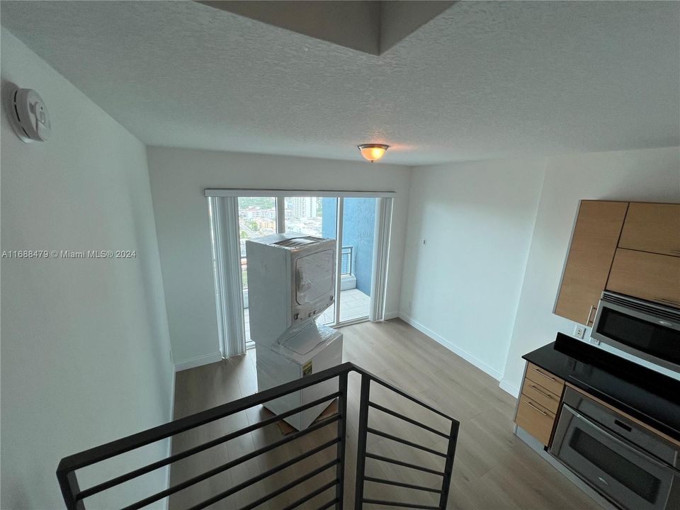 For Rent: $2,800 (1 beds, 1 baths, 638 Square Feet)