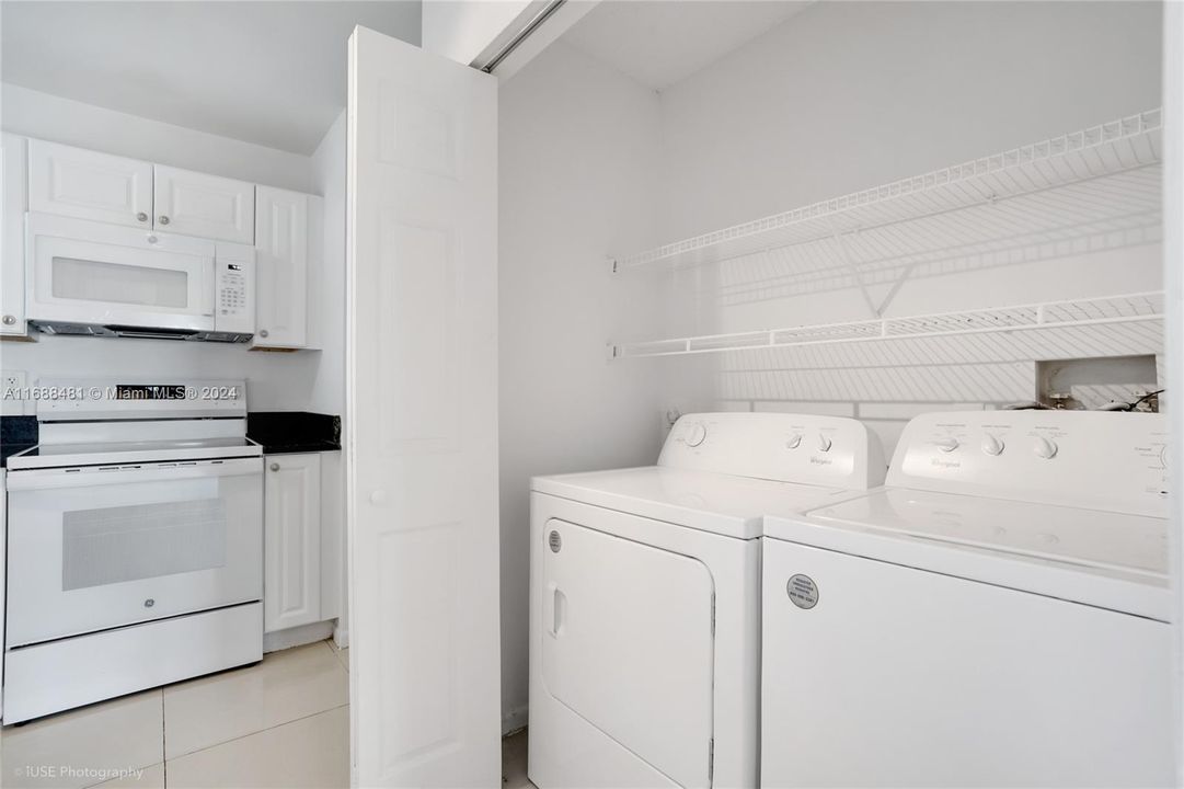 For Rent: $2,000 (2 beds, 2 baths, 1096 Square Feet)