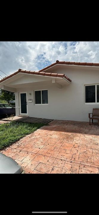 For Rent: $3,000 (3 beds, 2 baths, 2756 Square Feet)