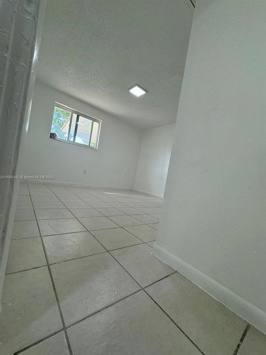 For Rent: $3,000 (3 beds, 2 baths, 2756 Square Feet)