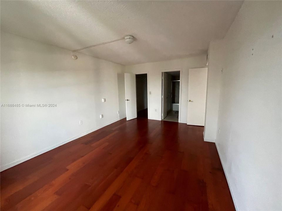 For Sale: $119,000 (2 beds, 2 baths, 1016 Square Feet)