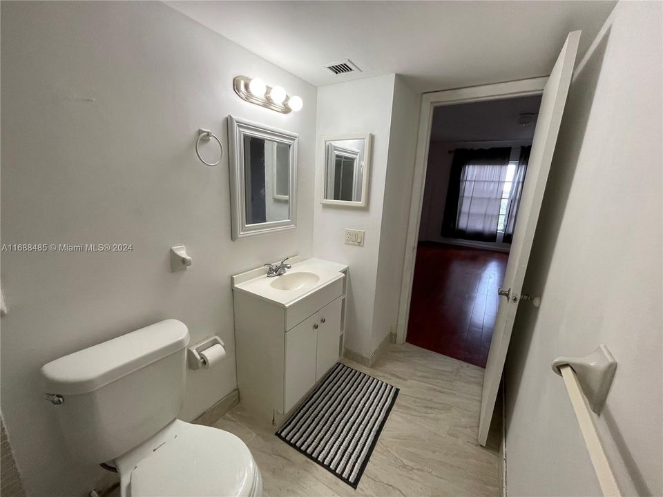 For Sale: $119,000 (2 beds, 2 baths, 1016 Square Feet)