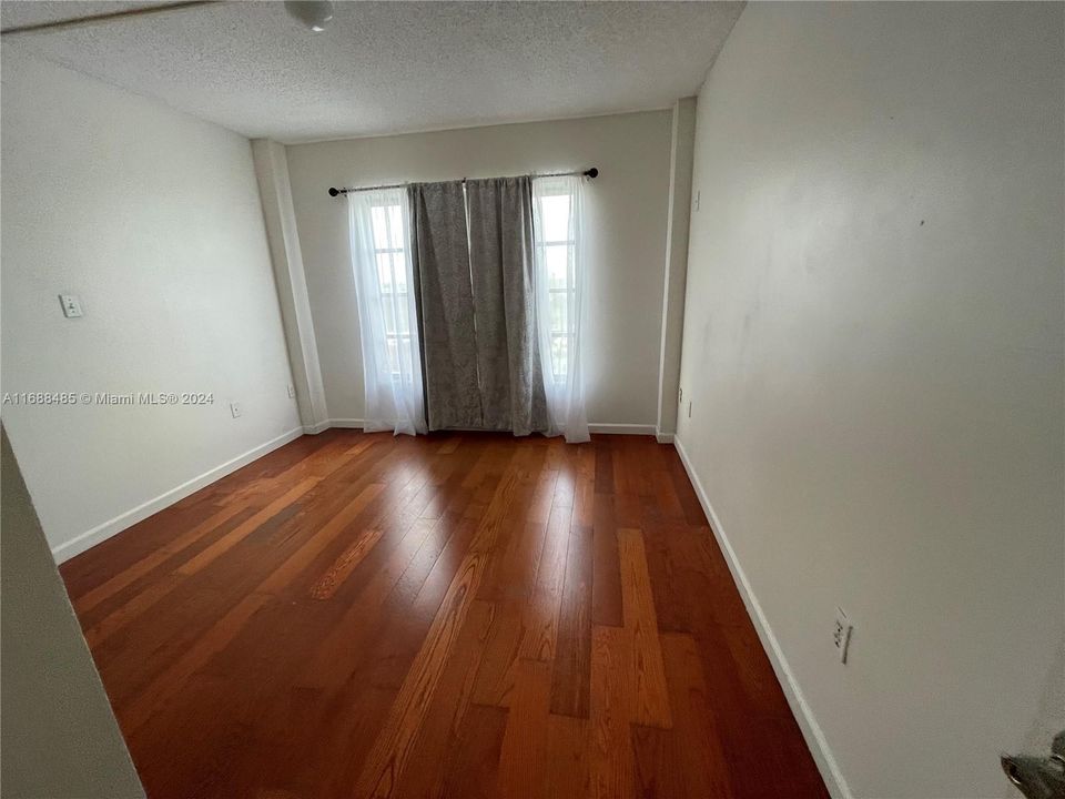 For Sale: $119,000 (2 beds, 2 baths, 1016 Square Feet)