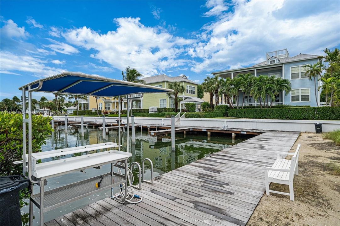 For Sale: $1,500,000 (2 beds, 2 baths, 1137 Square Feet)