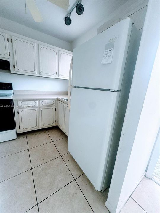 For Rent: $1,500 (1 beds, 1 baths, 640 Square Feet)