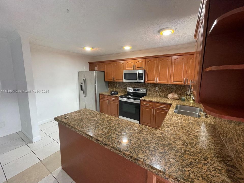 For Sale: $249,900 (2 beds, 2 baths, 1530 Square Feet)