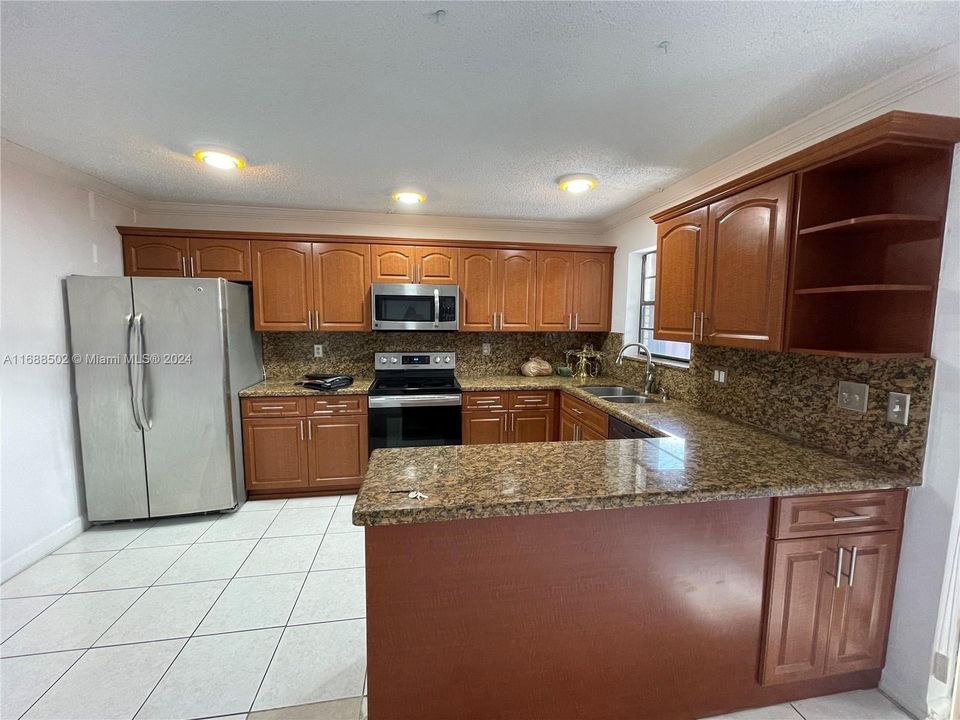 For Sale: $249,900 (2 beds, 2 baths, 1530 Square Feet)