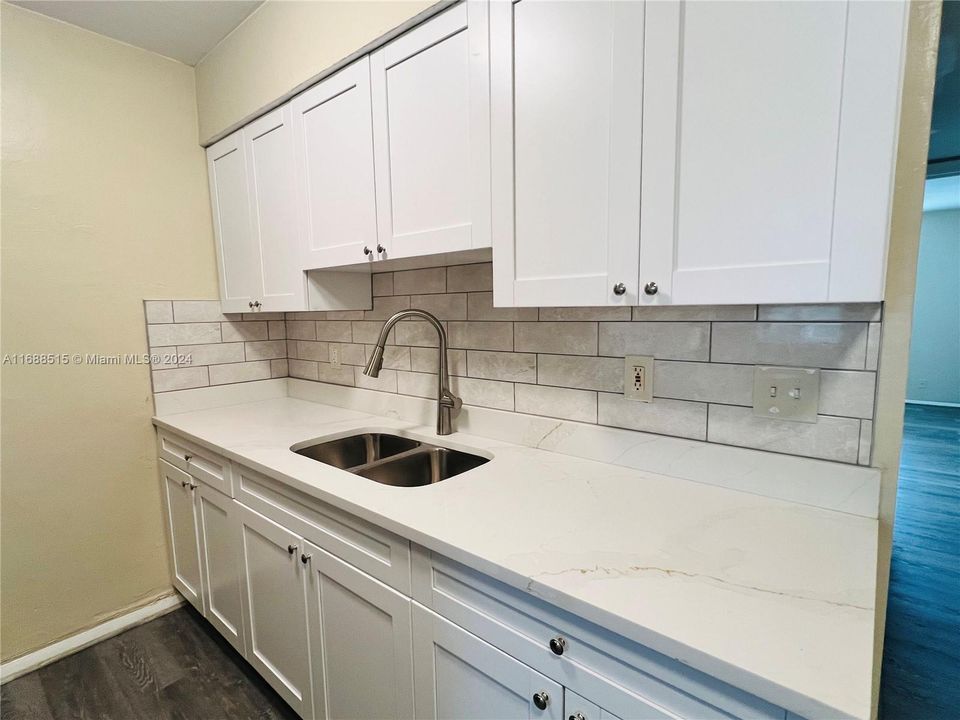 For Rent: $1,800 (1 beds, 1 baths, 29312 Square Feet)