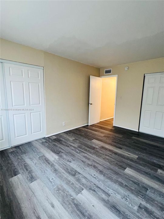 For Rent: $1,800 (1 beds, 1 baths, 29312 Square Feet)