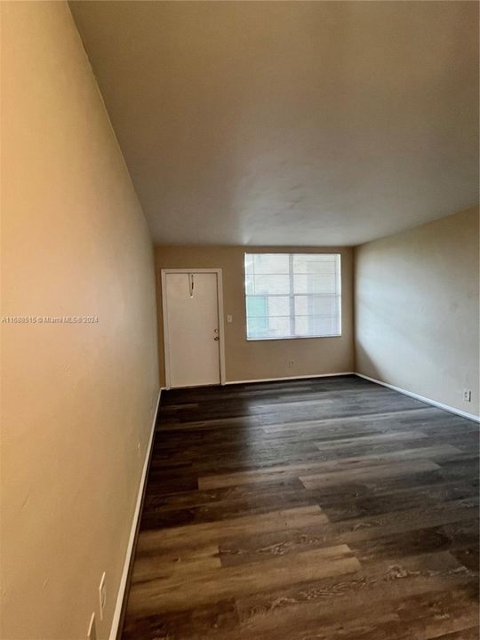 For Rent: $1,800 (1 beds, 1 baths, 29312 Square Feet)