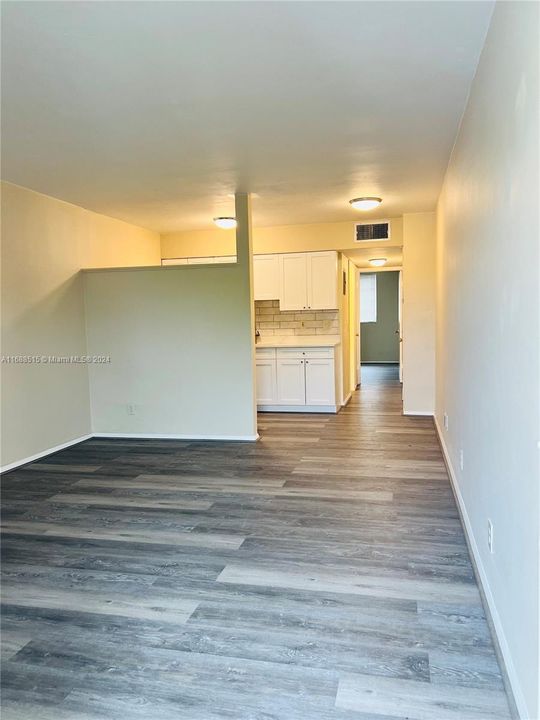 For Rent: $1,800 (1 beds, 1 baths, 29312 Square Feet)