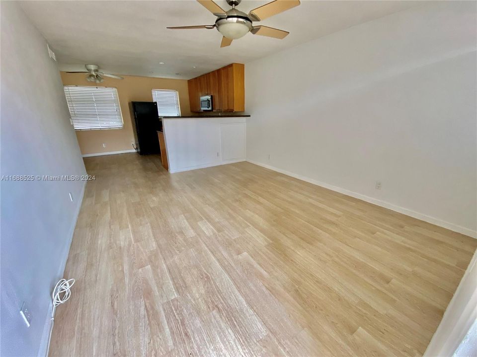 For Rent: $1,500 (1 beds, 1 baths, 560 Square Feet)