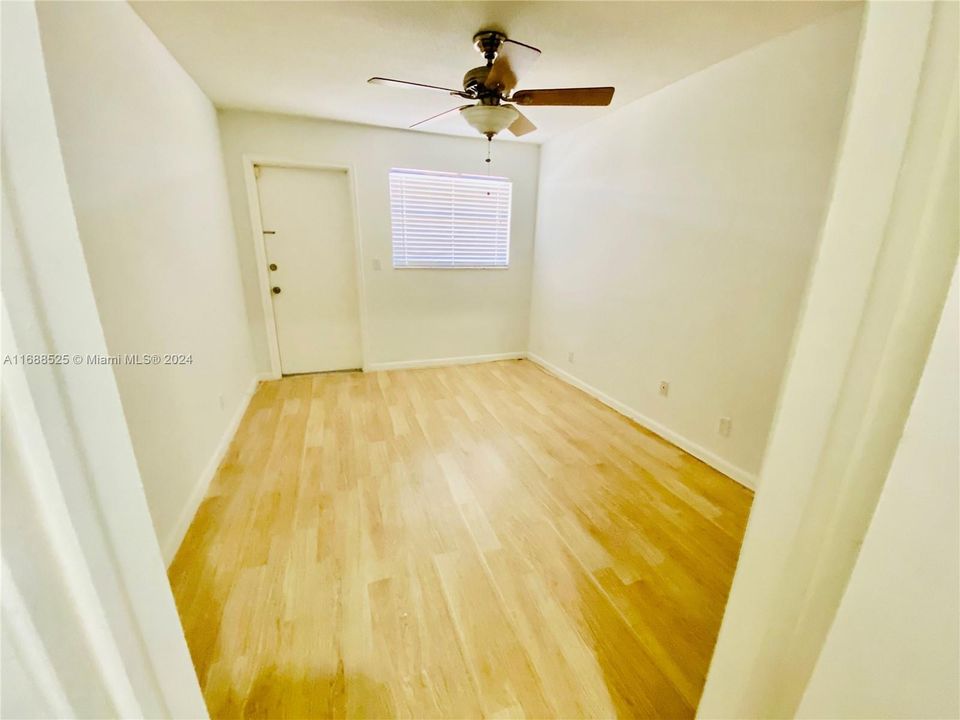 For Rent: $1,500 (1 beds, 1 baths, 560 Square Feet)