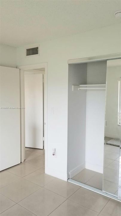 Active With Contract: $2,300 (2 beds, 2 baths, 1061 Square Feet)