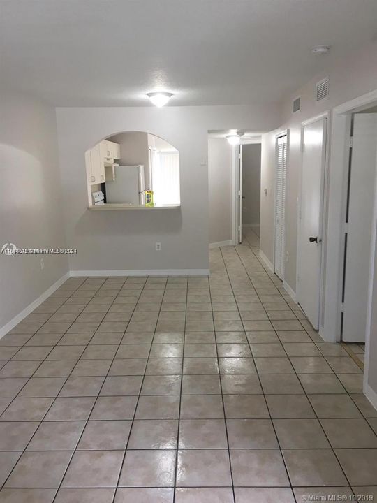 For Rent: $2,095 (2 beds, 2 baths, 920 Square Feet)