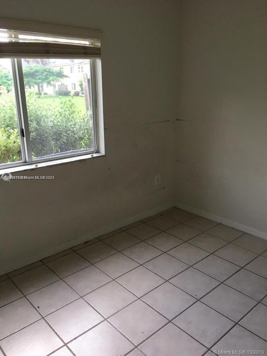 For Rent: $2,095 (2 beds, 2 baths, 920 Square Feet)