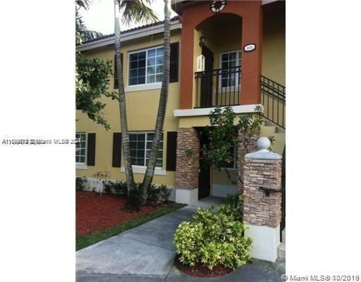 For Rent: $2,095 (2 beds, 2 baths, 920 Square Feet)