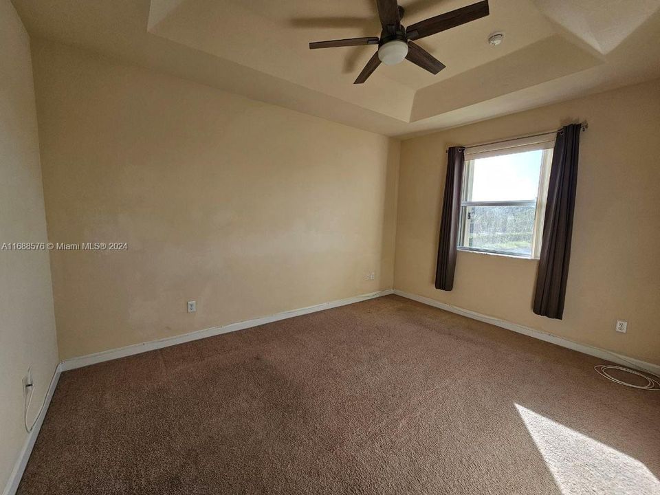 For Rent: $3,800 (4 beds, 2 baths, 1871 Square Feet)